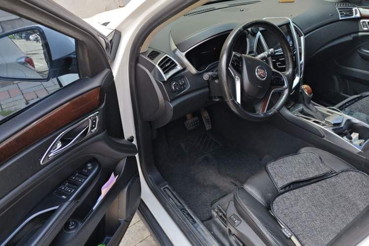 Used Cadillac SRX 2015 3.0L Elite Model Driver Seat