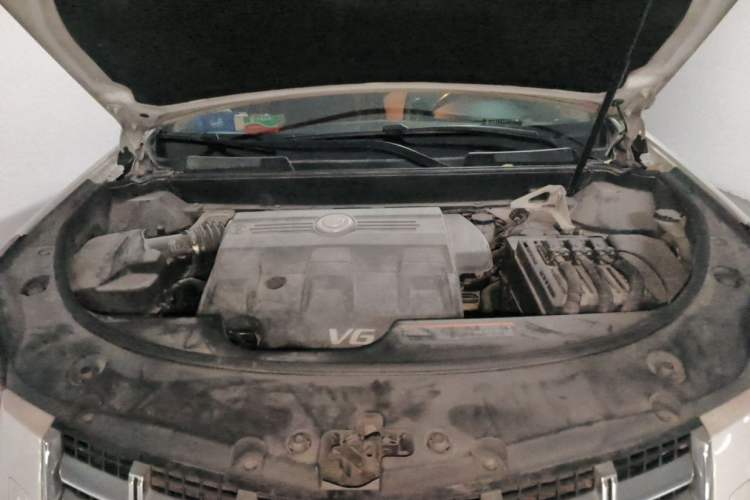 Used Cadillac SRX 2015 3.0L Comfort Version Engine Bay
