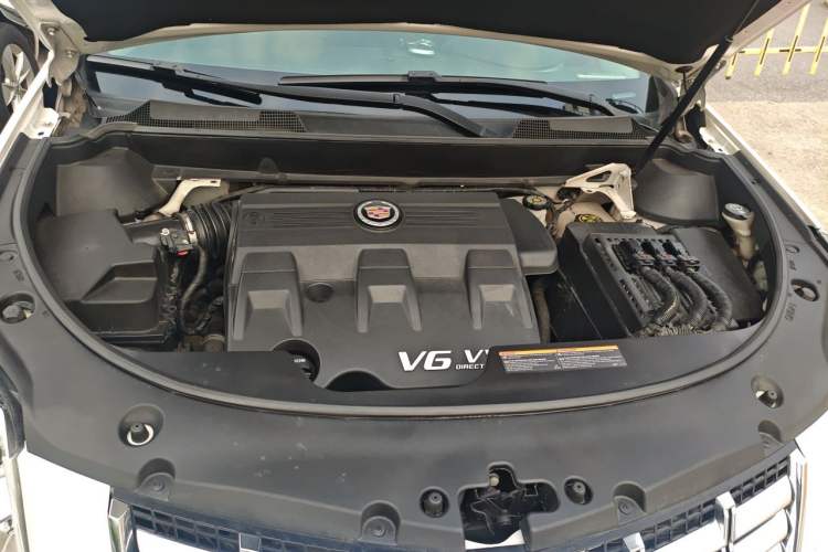 Used Cadillac SRX 2015 3.0L Comfort Version Engine Bay