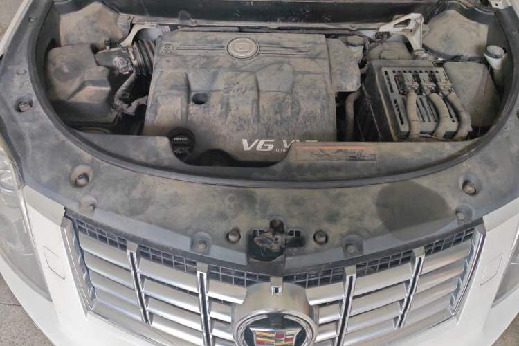 Used Cadillac SRX 2015 3.0L Comfort Version Engine Bay