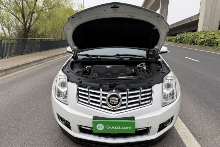Used Cadillac SRX 2015 3.0L Comfort Version Engine Bay