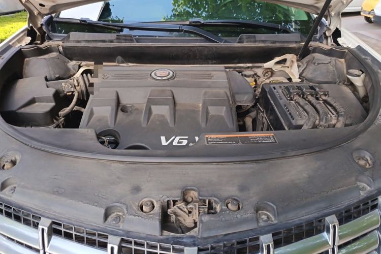 Used Cadillac SRX 2015 3.0L Elite Model Engine Bay
