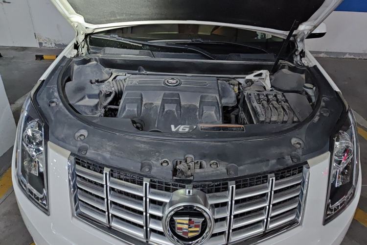 Used Cadillac SRX 2015 3.0L Elite Model Engine Bay