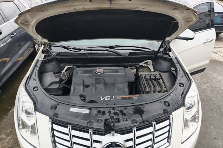 Used Cadillac SRX 2015 3.0L Comfort Version Engine Bay