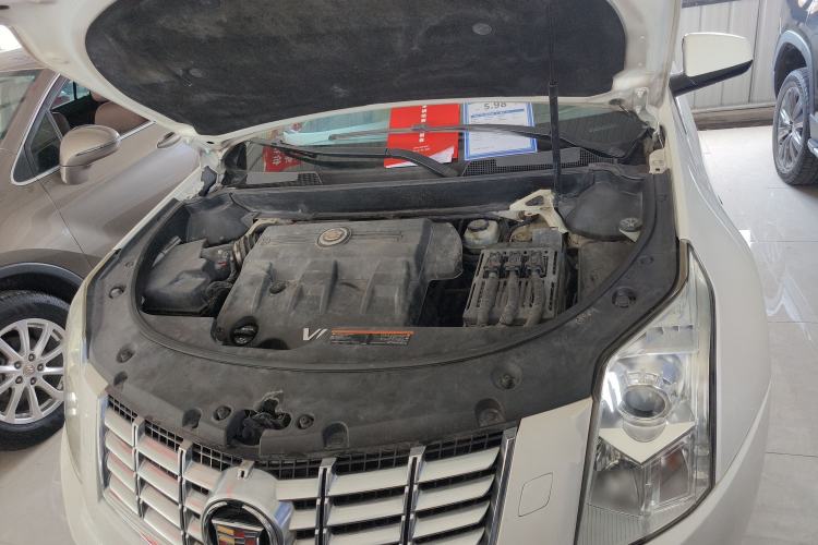 Used Cadillac SRX 2015 3.0L Elite Model Engine Bay