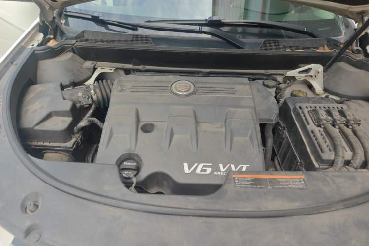 Used Cadillac SRX 2015 3.0L Elite Model Engine Bay