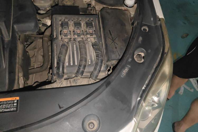 Used Cadillac SRX 2015 3.0L Comfort Version Engine Bay Left