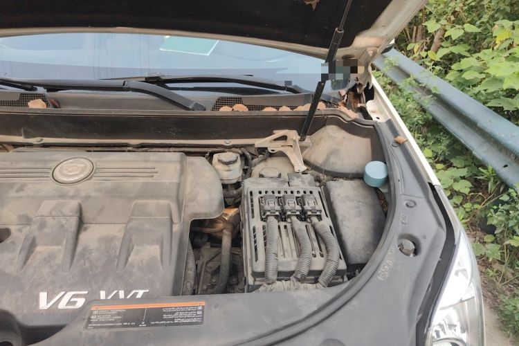 Used Cadillac SRX 2015 3.0L Elite Model Engine Bay Left