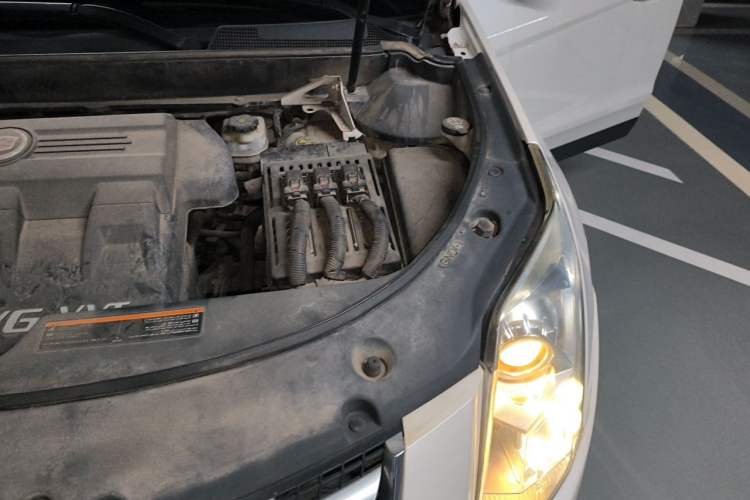 Used Cadillac SRX 2015 3.0L Elite Model Engine Bay Left