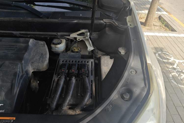 Used Cadillac SRX 2015 3.0L Elite Model Engine Bay Left