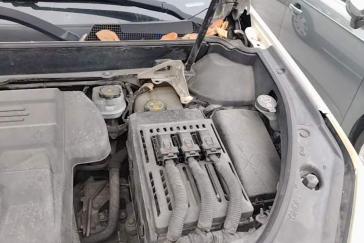 Used Cadillac SRX 2015 3.0L Elite Model Engine Bay Left