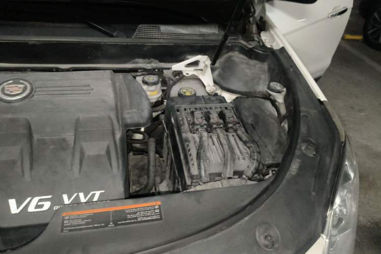 Used Cadillac SRX 2015 3.0L Elite Model Engine Bay Left