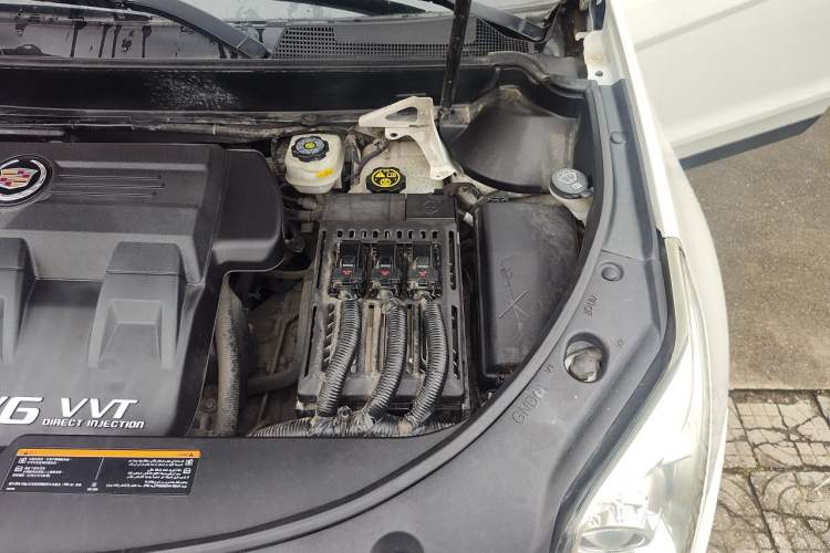 Used Cadillac SRX 2015 3.0L Elite Model Engine Bay Left