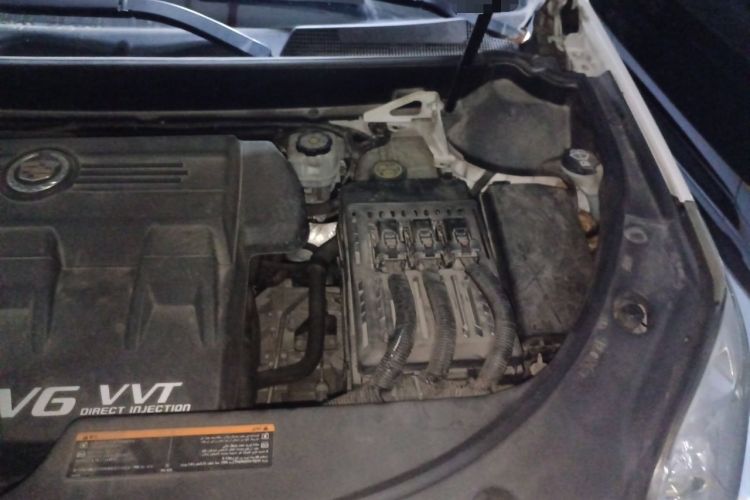 Used Cadillac SRX 2015 3.0L Elite Model Engine Bay Left