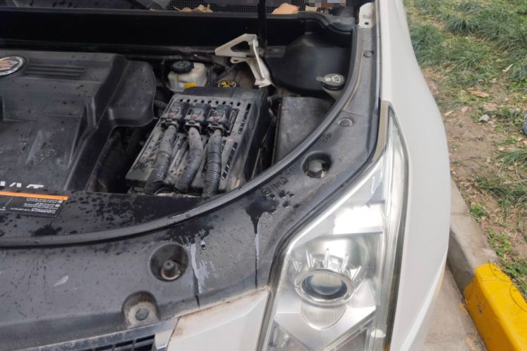 Used Cadillac SRX 2015 3.0L Elite Model Engine Bay Left