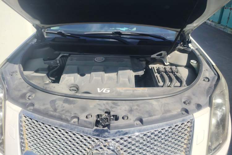 Used Cadillac SRX 2015 3.0L Elite Model Engine Bay