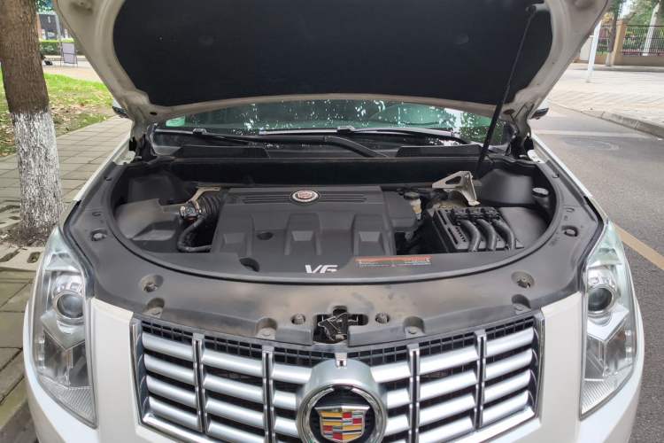 Used Cadillac SRX 2015 3.0L Comfort Version Engine Bay