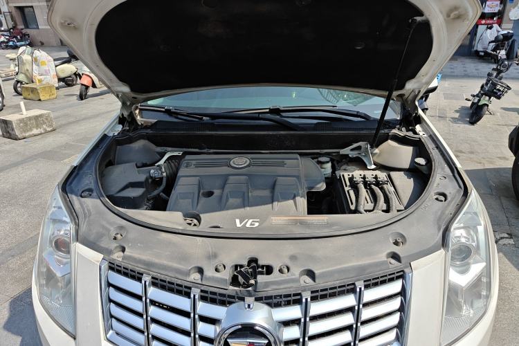 Used Cadillac SRX 2015 3.0L Elite Model Engine Bay
