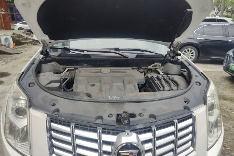 Used Cadillac SRX 2015 3.0L Comfort Version Engine Bay