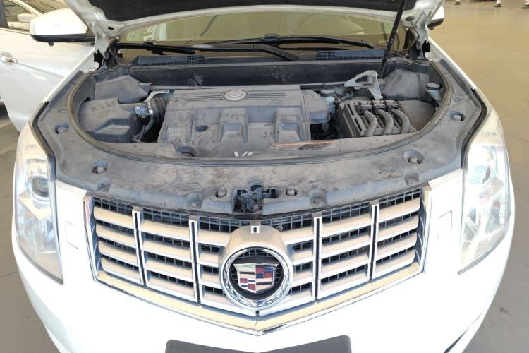 Used Cadillac SRX 2015 3.0L Comfort Version Engine Bay