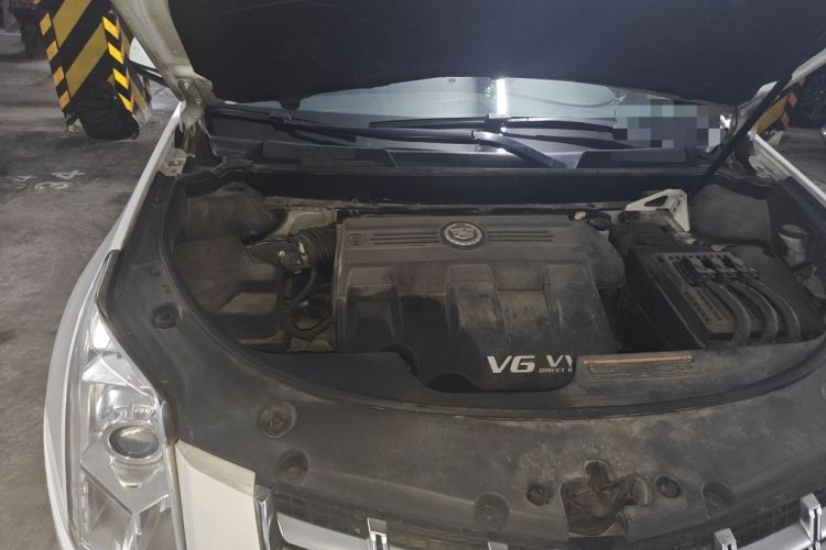 Used Cadillac SRX 2015 3.0L Elite Model Engine Bay Right
