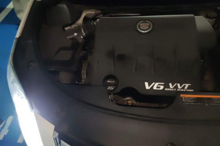 Used Cadillac SRX 2015 3.0L Comfort Version Engine Bay Right