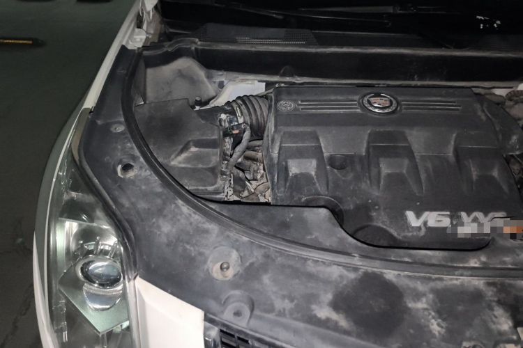 Used Cadillac SRX 2015 3.0L Comfort Version Engine Bay Right