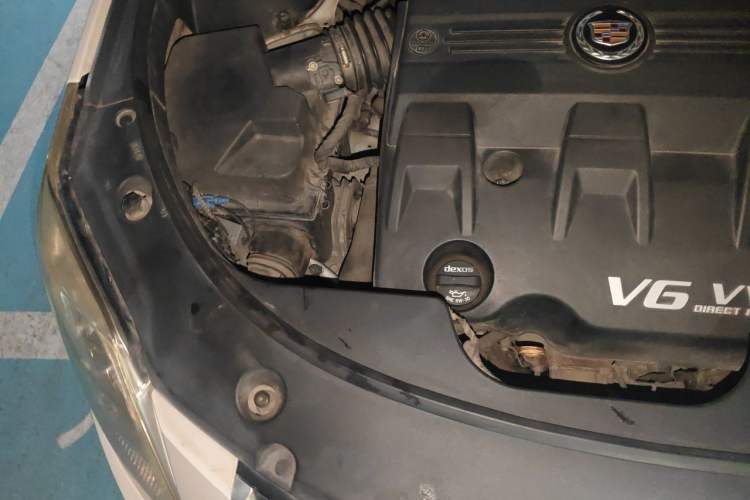 Used Cadillac SRX 2015 3.0L Comfort Version Engine Bay Right