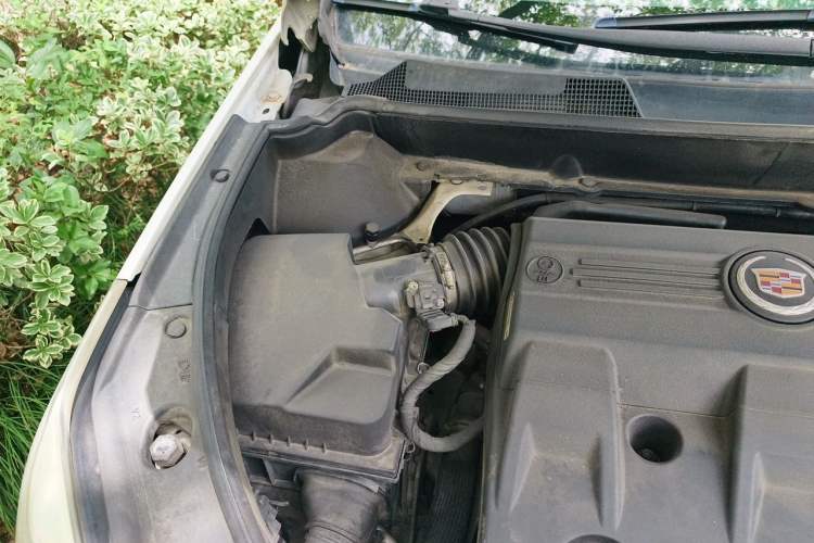 Used Cadillac SRX 2015 3.0L Comfort Version Engine Bay Right