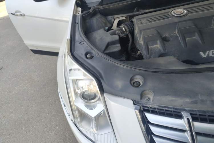 Used Cadillac SRX 2015 3.0L Elite Model Engine Bay Right