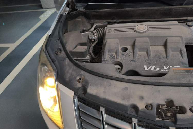 Used Cadillac SRX 2015 3.0L Elite Model Engine Bay Right