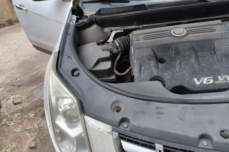 Used Cadillac SRX 2015 3.0L Elite Model Engine Bay Right