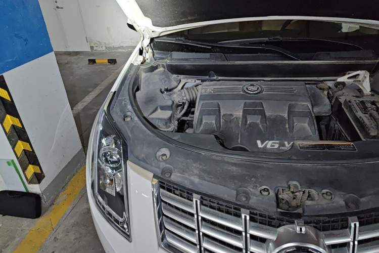 Used Cadillac SRX 2015 3.0L Elite Model Engine Bay Right
