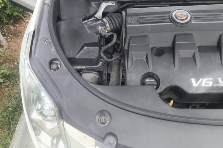 Used Cadillac SRX 2015 3.0L Comfort Version Engine Bay Right