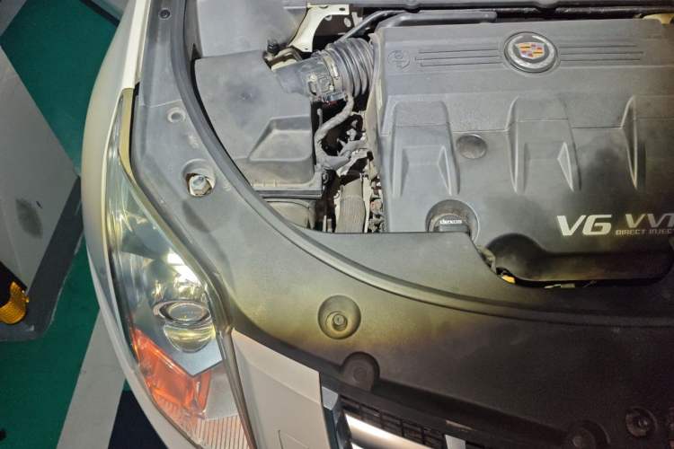 Used Cadillac SRX 2015 3.0L Luxury Model Engine Bay Right