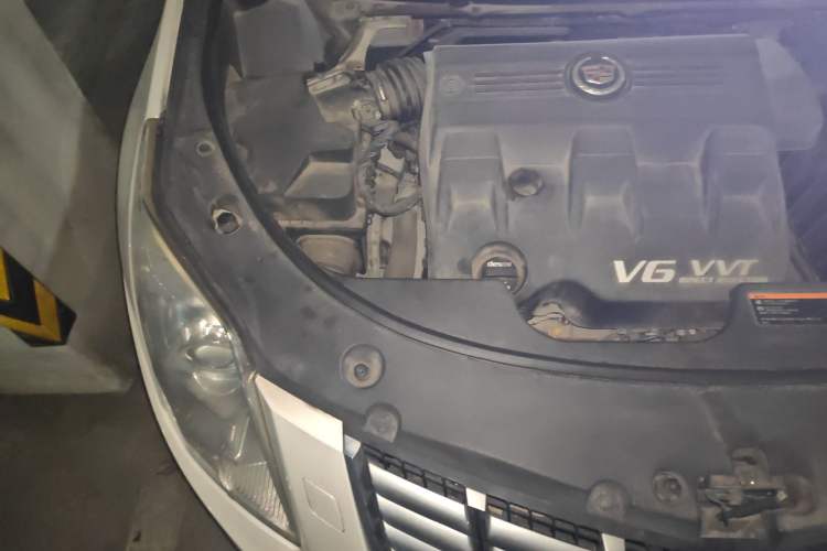Used Cadillac SRX 2015 3.0L Comfort Version Engine Bay Right