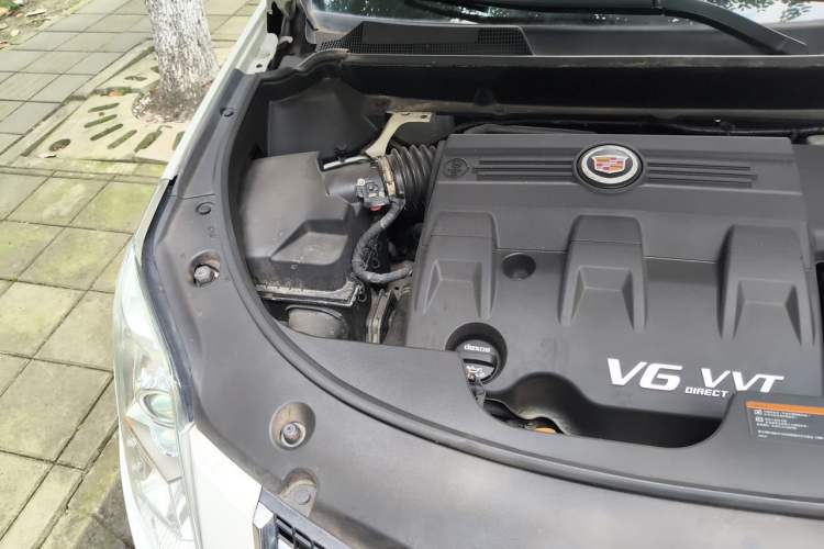 Used Cadillac SRX 2015 3.0L Comfort Version Engine Bay Right