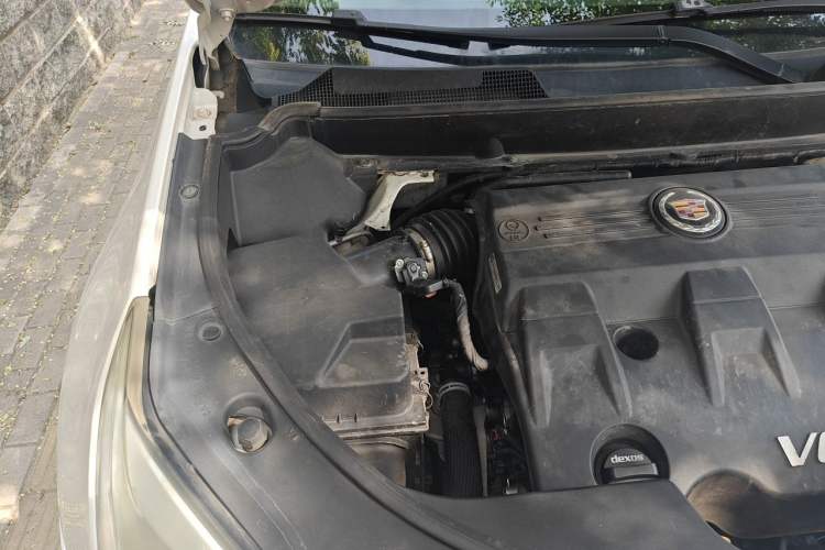Used Cadillac SRX 2015 3.0L Elite Model Engine Bay Right