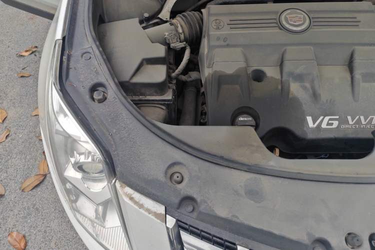 Used Cadillac SRX 2015 3.0L Elite Model Engine Bay Right
