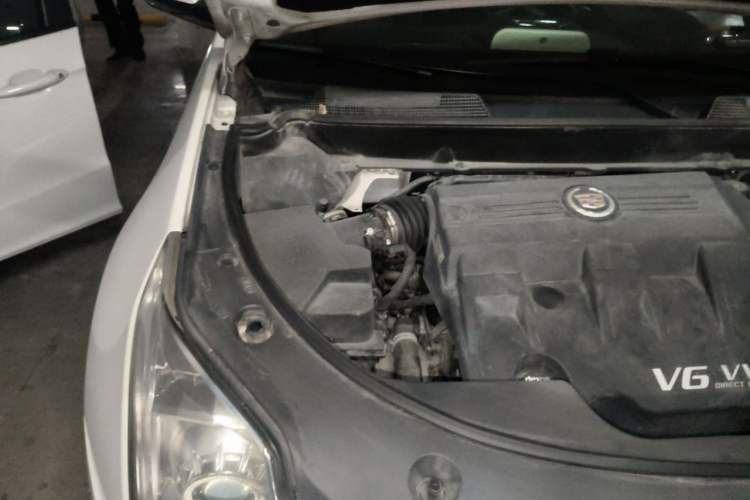 Used Cadillac SRX 2015 3.0L Elite Model Engine Bay Right