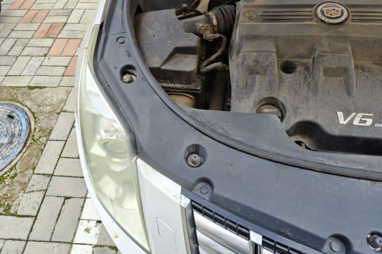 Used Cadillac SRX 2015 3.0L Elite Model Engine Bay Right
