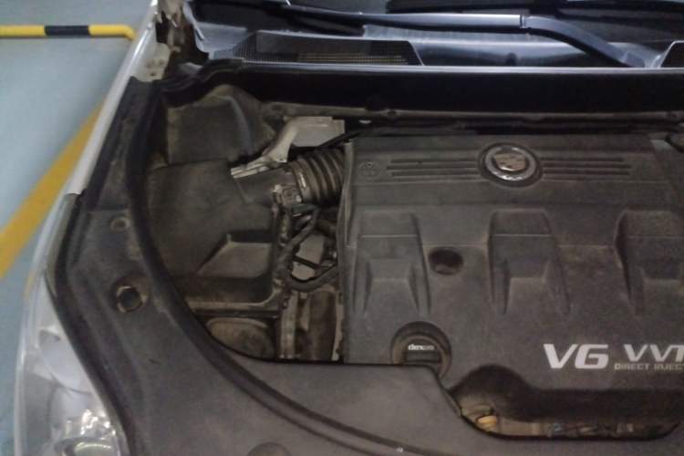 Used Cadillac SRX 2015 3.0L Elite Model Engine Bay Right