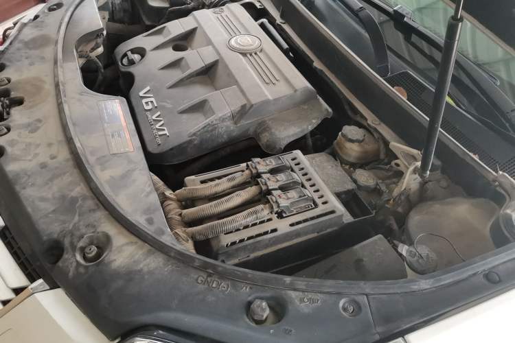 Used Cadillac SRX 2015 3.0L Comfort Version Engine Bay Right
