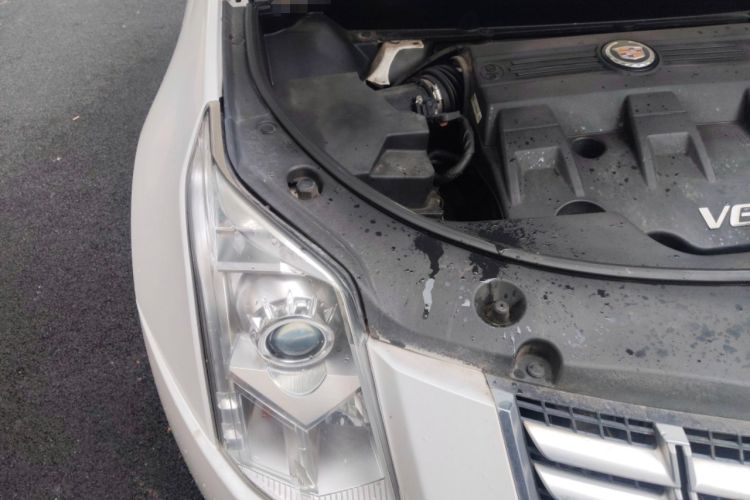 Used Cadillac SRX 2015 3.0L Elite Model Engine Bay Right
