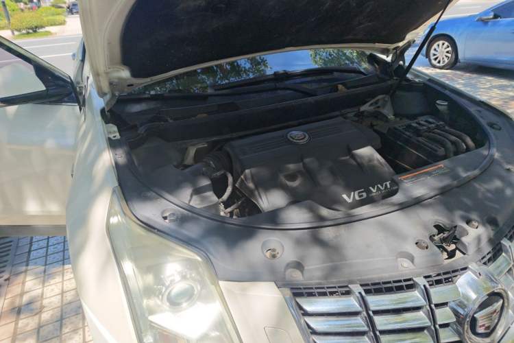 Used Cadillac SRX 2015 3.0L Comfort Version Engine Bay Right