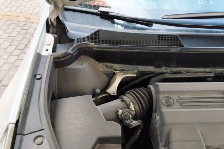 Used Cadillac SRX 2015 3.0L Comfort Version Engine Bay Right