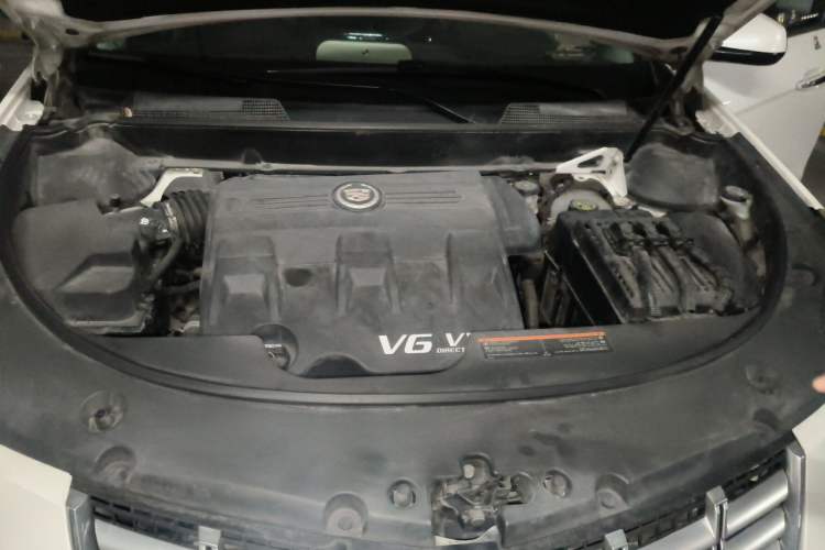 Used Cadillac SRX 2015 3.0L Elite Model Engine Bay