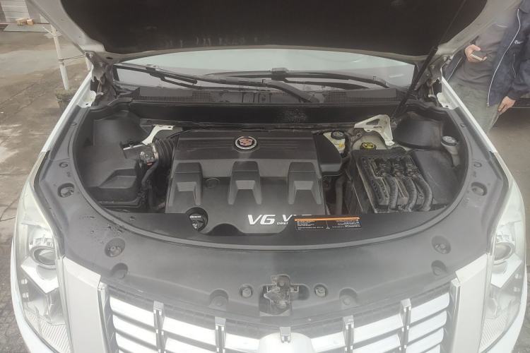 Used Cadillac SRX 2015 3.0L Elite Model Engine Bay