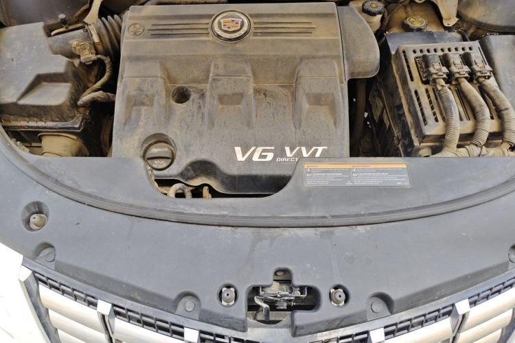 Used Cadillac SRX 2015 3.0L Elite Model Engine Bay