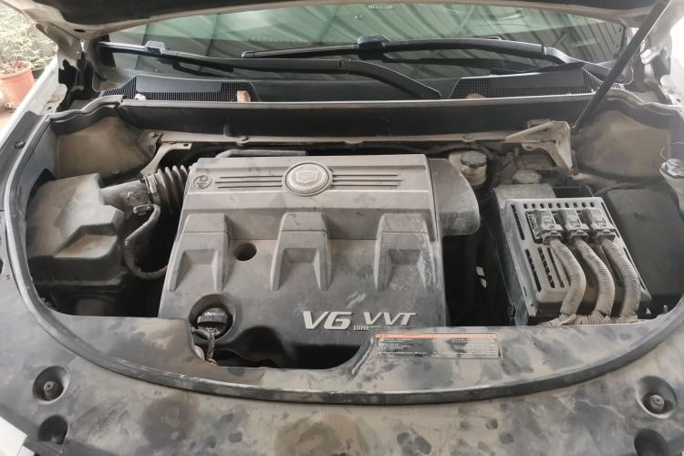 Used Cadillac SRX 2015 3.0L Comfort Version Engine Bay